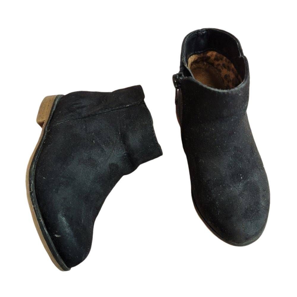 Cat & Jack ankle boots 6.5